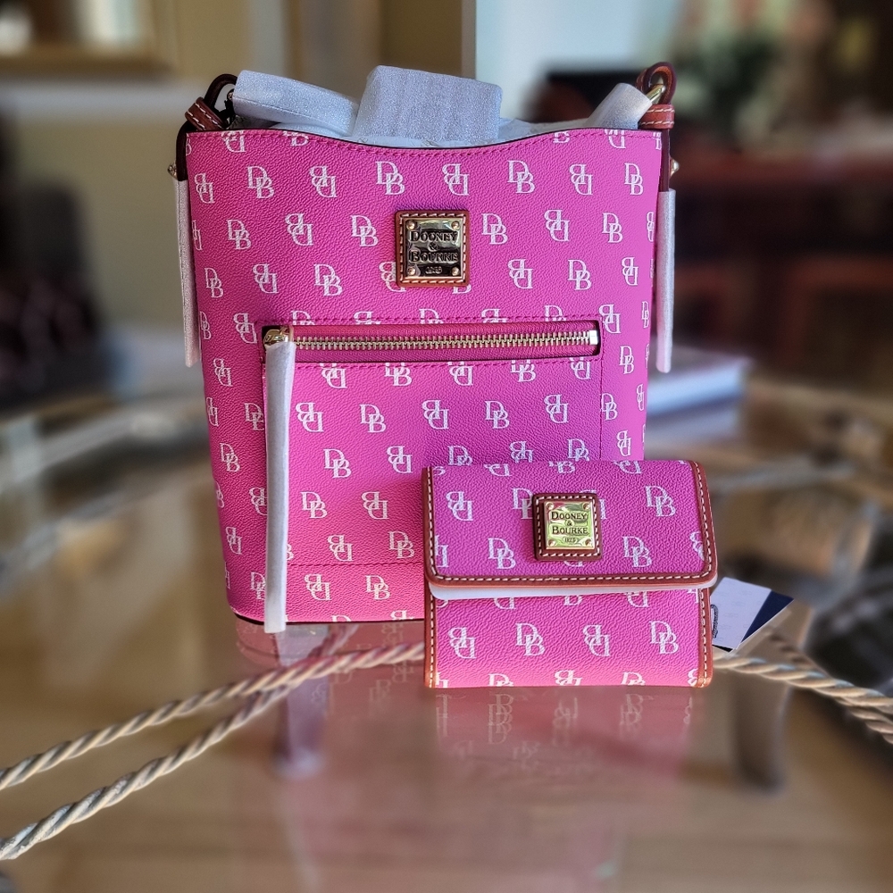 Dooney & Bourke NWT Gretta Small Ridley w/Wallet